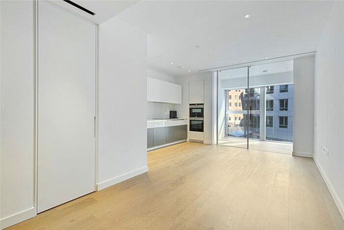 1 Bedroom Flat To Rent In Electric Boulevard, London, SW11