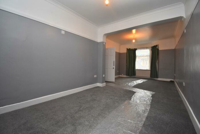 3 Bedroom Flat To Rent In Mcleod Road London, SE2