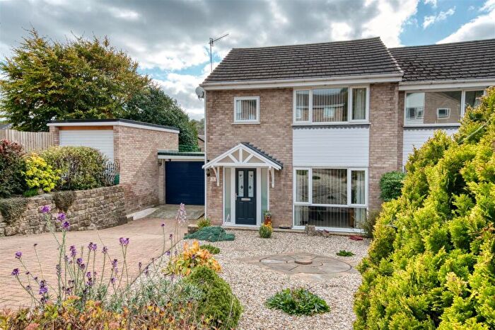 3 Bedroom Semi-Detached House For Sale In Paxton Close, Matlock, DE4