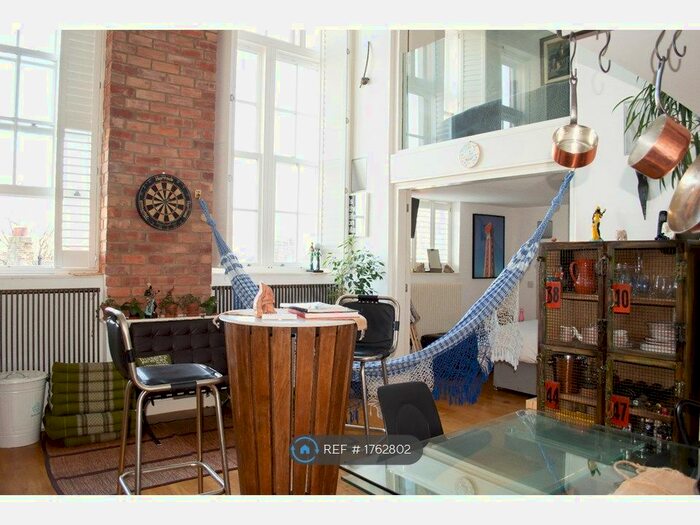 2 Bedroom Flat To Rent In Lawn Lane, London, SW8