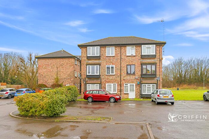 1 Bedroom Flat For Sale In Littlebury Green, Basildon, SS13
