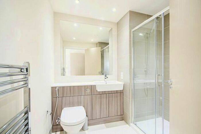 2 Bedroom Flat To Rent In Beaufort Square, Colindale, London, NW9