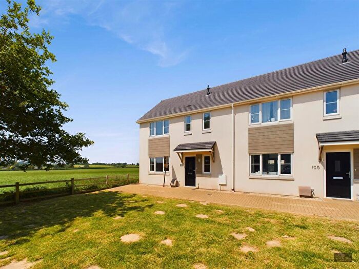 3 Bedroom Semi-Detached House To Rent In Acland Park, Honiton, EX14