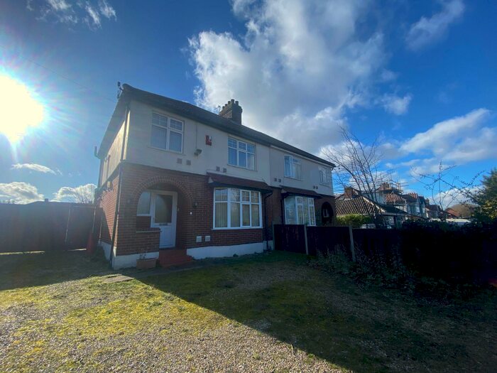 4 Bedroom Semi-Detached House To Rent In Dereham Road, Norwich, NR5