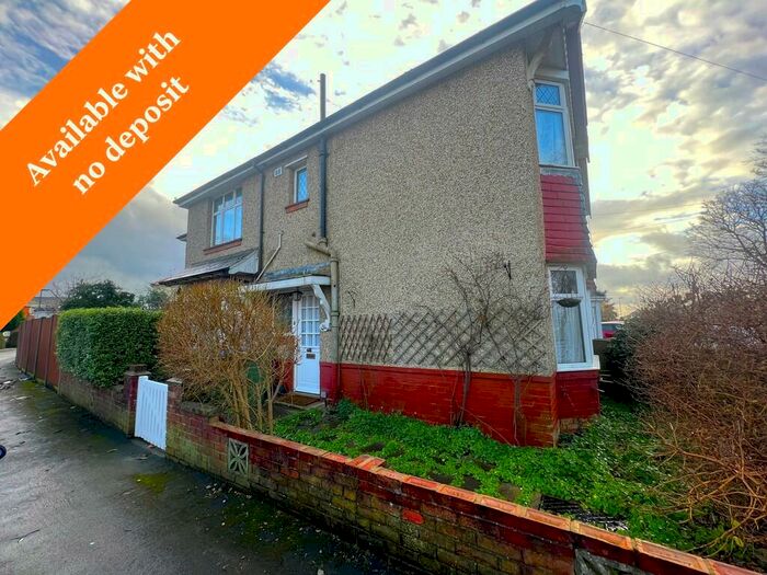 3 Bedroom Semi-Detached House To Rent In Commercial Street, Bitterne, SO18