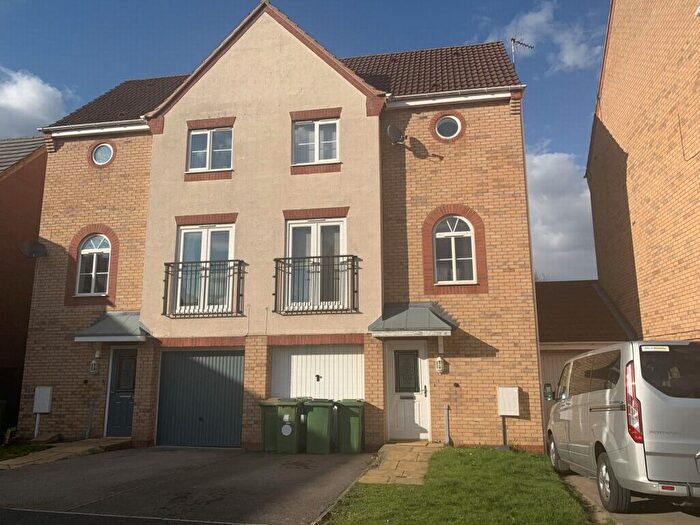 3 Bedroom Semi-Detached House To Rent In Thistley Close, Thorpe Astley, LE3