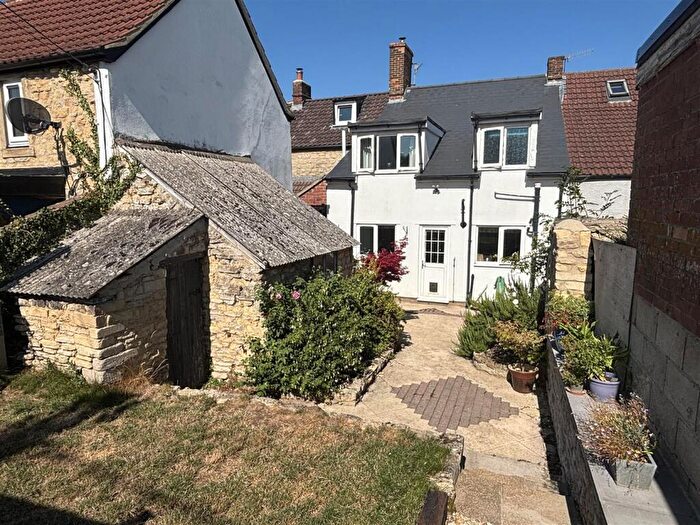 3 Bedroom Terraced House For Sale In London Road, Calne, SN11