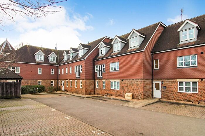 1 Bedroom Flat For Sale In Brookhill Road, Copthorne, Crawley, West Sussex., RH10
