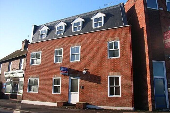 1 Bedroom Apartment To Rent In Bedroom Ground Floor Apartment In Farncombe, GU7