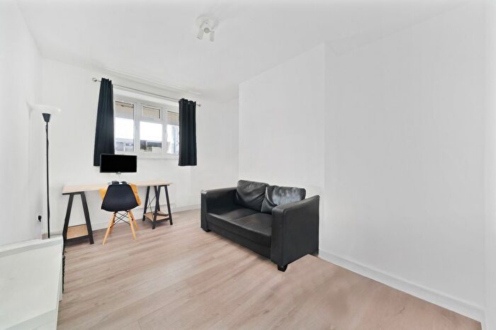 2 Bedroom Flat To Rent In Pentonville Road, Angel Southside, N1