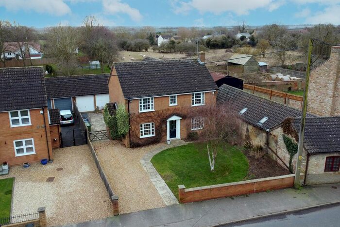 5 Bedroom Detached House For Sale In Church Street, Woodhurst, Cambs, PE28
