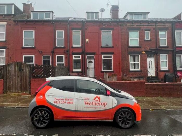 2 Bedroom Terraced House To Rent In Clifton Avenue, Leeds, West Yorkshire, LS9