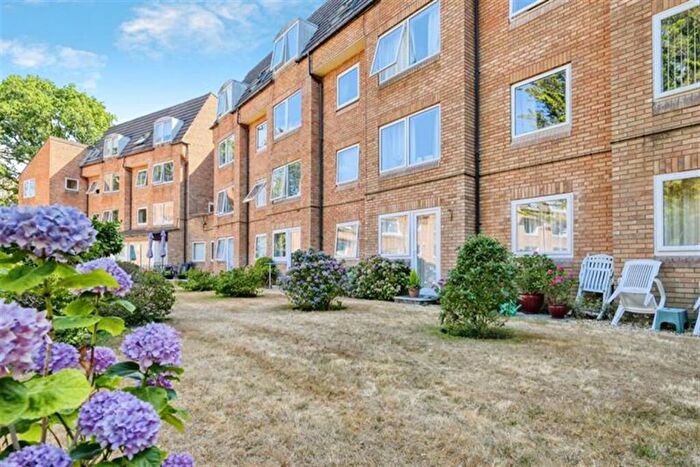 1 Bedroom Flat To Rent In Homeoaks House, Wimborne Road, BH2
