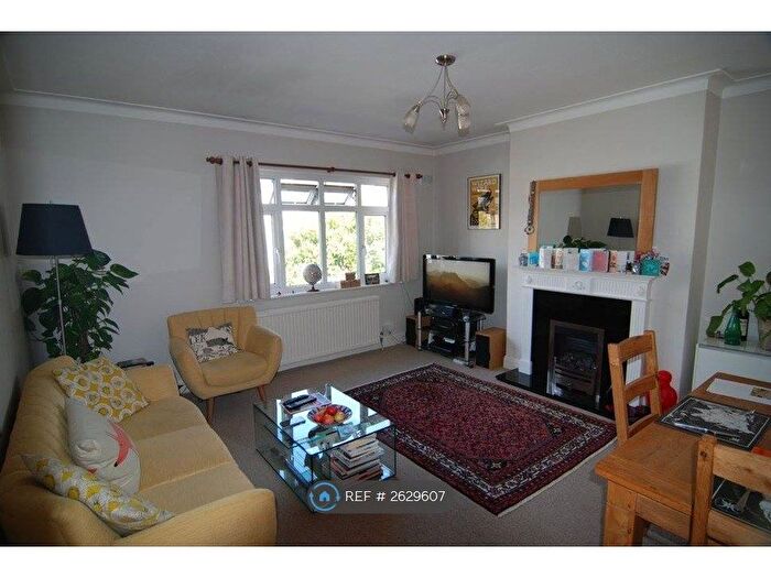 2 Bedroom Flat To Rent In Amyand Park Road, Twickenham, TW1