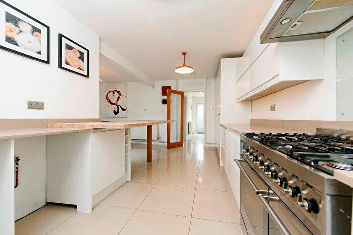 3 Bedroom Semi Detached House To Rent In Birchgrove Estate, Treharris, CF46