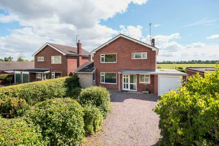 3 Bedroom Detached House For Sale In Cross Lanes/The Green, Oscroft, CH3