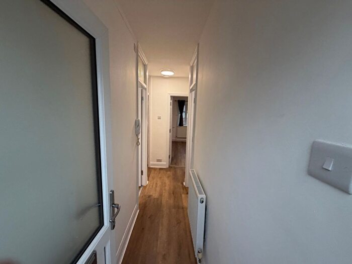 2 Bedroom Flat To Rent In Seven Sisters Road, London, N7