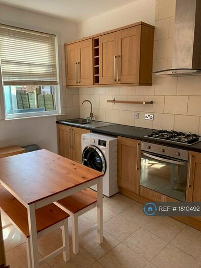 1 Bedroom Flat To Rent In Harringay Road, London, N15
