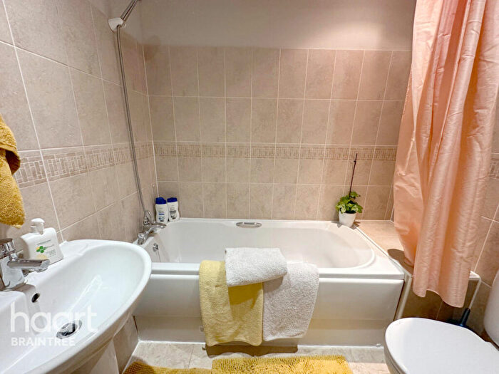 3 Bedroom End Of Terrace House For Sale In Braiding Crescent, Braintree, CM7