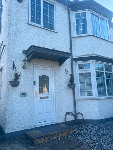 3 Bedroom Semi-detached House To Rent In Bushey Mill Lane, Watford, WD24