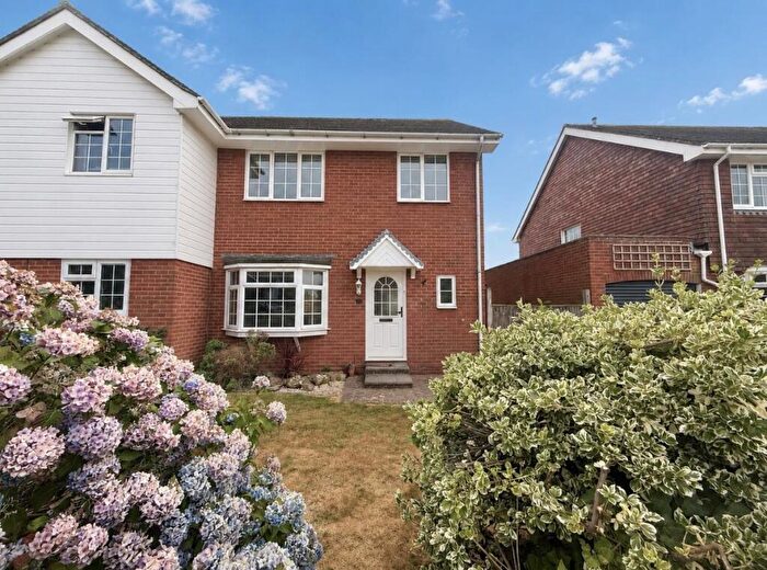 3 Bedroom Semi-Detached House For Sale In The Meadows, Walberton, BN18