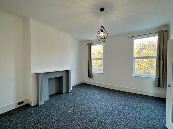 1 Bedroom Flat To Rent In Upperton Gardens, Upperton, BN21