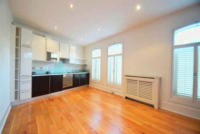 1 Bedroom Flat To Rent In Amyand Park Road, St Margarets, Twickenham, TW1