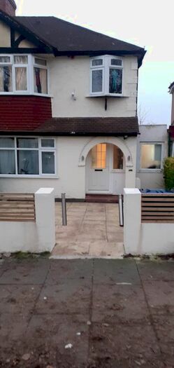 4 Bedroom End Of Terrace House To Rent In Whitton Avenue West, Greenford UB6