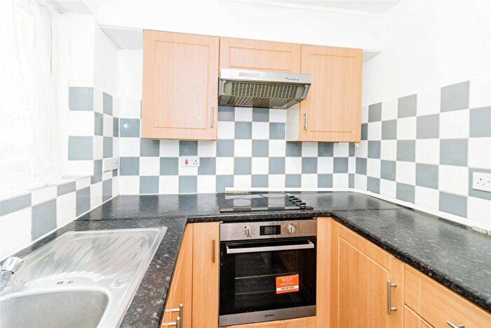 1 Bedroom Flat To Rent In Westridge Road, Southampton, Hampshire, SO17