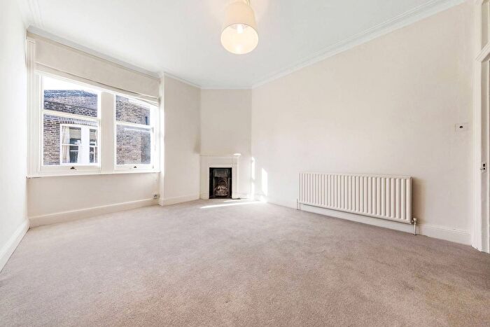1 Bedroom Flat To Rent In Prince Of Wales Mansions, Prince Of Wales Drive, London, SW11