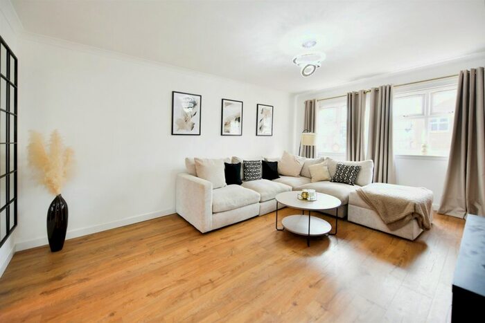 3 Bedroom Detached Bungalow For Sale In Highhouse View, Auchinleck, Cumnock, KA18