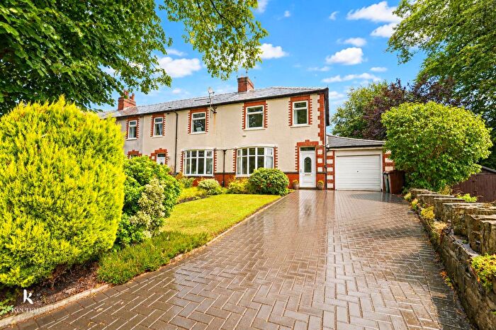 3 Bedroom Semi-Detached House For Sale In Burnley Road, Rossendale, BB4