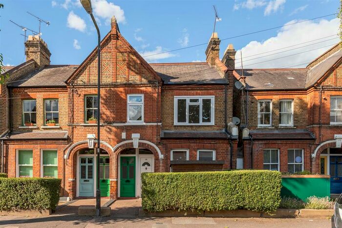 2 Bedroom Flat To Rent In Warner Road, London, E17