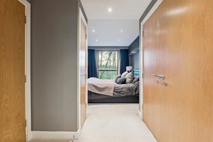 2 Bedroom Flat For Sale In /, Haggs Gate, Pollokshields, G41