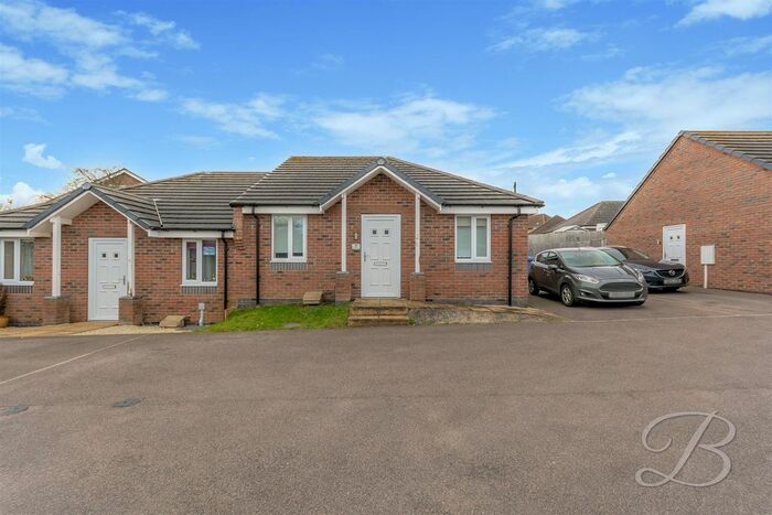 2 Bedroom Semi-Detached Bungalow For Sale In Vermont Close, Church Warsop, Mansfield, NG20