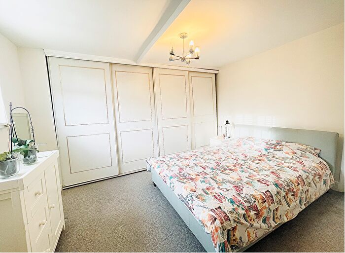 2 Bedroom Apartment To Rent In Southbridge Road, CR0