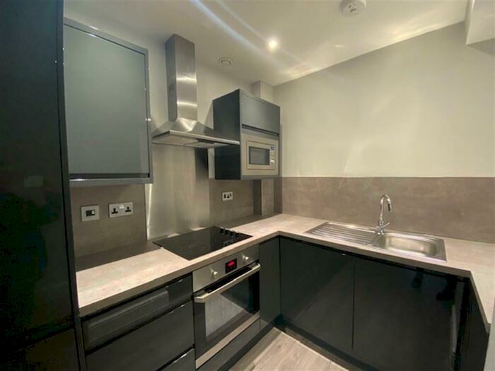 2 Bedroom Apartment To Rent In Water St, Reliance House, L2