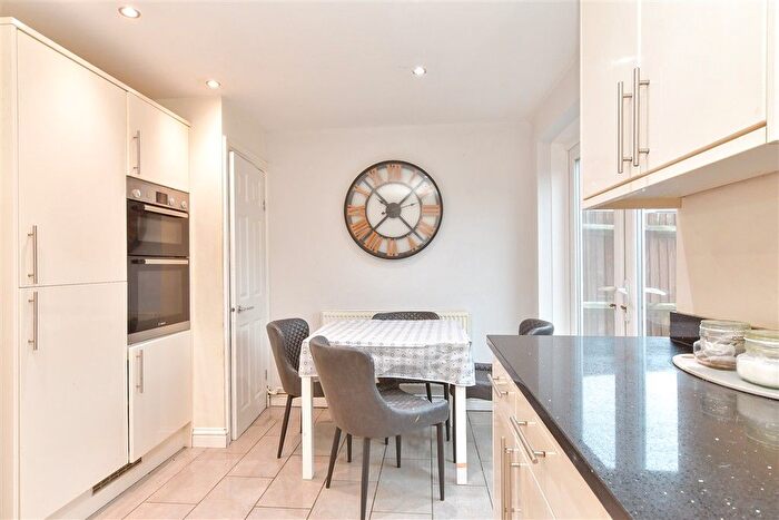 3 Bedroom Terraced House For Sale In Southwark Road, Strood, Rochester, Kent, ME2