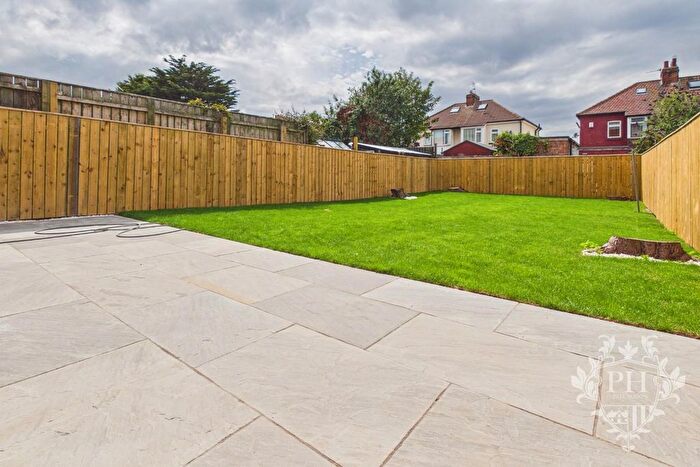 3 Bedroom Semi-Detached House For Sale In The Crescent, Redcar, TS10