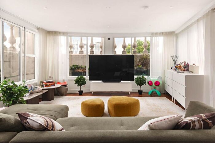 2 Bedroom Flat For Sale In Craven Street, London, WC2N