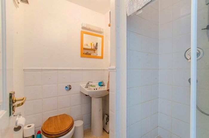 2 Bedroom Flat To Rent In Glaisher Street, Deptford, London, SE8