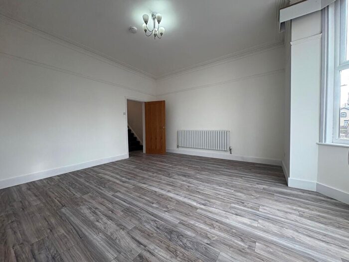 2 Bedroom Flat To Rent In John Street, Porthcawl, CF36
