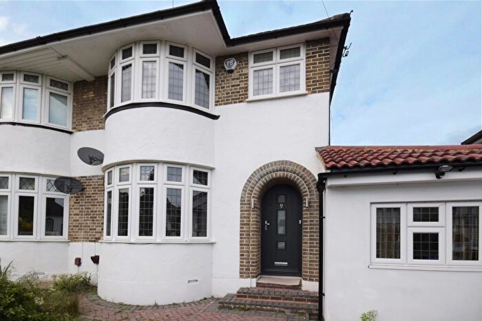 4 Bedroom Semi Detached House To Rent In Molescroft New Eltham, SE9