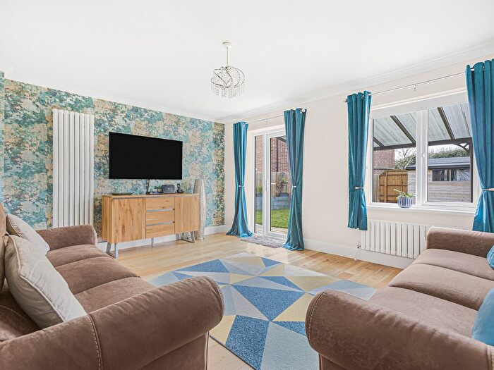 3 Bedroom Semi-Detached House For Sale In Warmans Close, Wantage, OX12