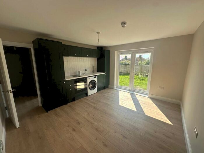 1 Bedroom Flat To Rent In Crescent Drive North, Brighton, East Sussex, BN2