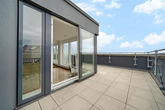 2 Bedroom Flat For Sale In Keeling House, Claredale Street, London, E2