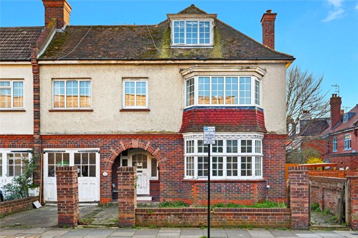 2 Bedroom Apartment For Sale In Lansdowne Road, Hove, East Sussex, BN3