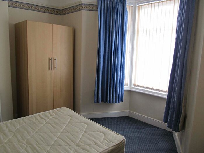 2 Bedroom Flat To Rent In Balmoral Terrace, Heaton, Newcastle Upon Tyne, NE6
