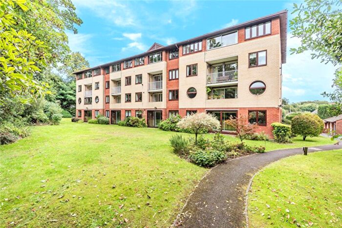 2 Bedroom Flat To Rent In Denbigh Gardens, Southampton, Hampshire, SO16