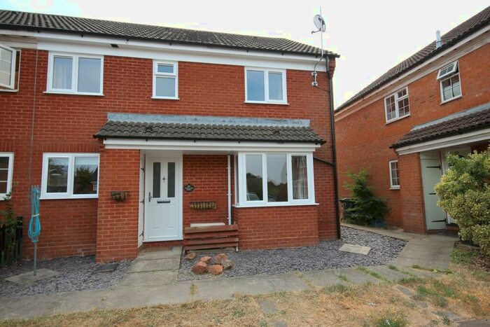 2 Bedroom Cluster House To Rent In The Meadows, Flitwick, MK45